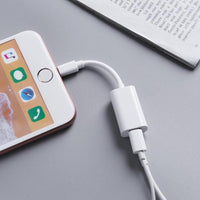 Adaptateur 2 in 1 charger et écouter de la musique iPhone 7 8 Plus X