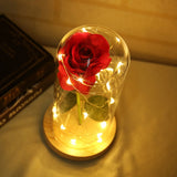 Une Rose en LED dans un Dôme en Verre sur une Base en Bois pour Cadeaux de la Saint Valentin